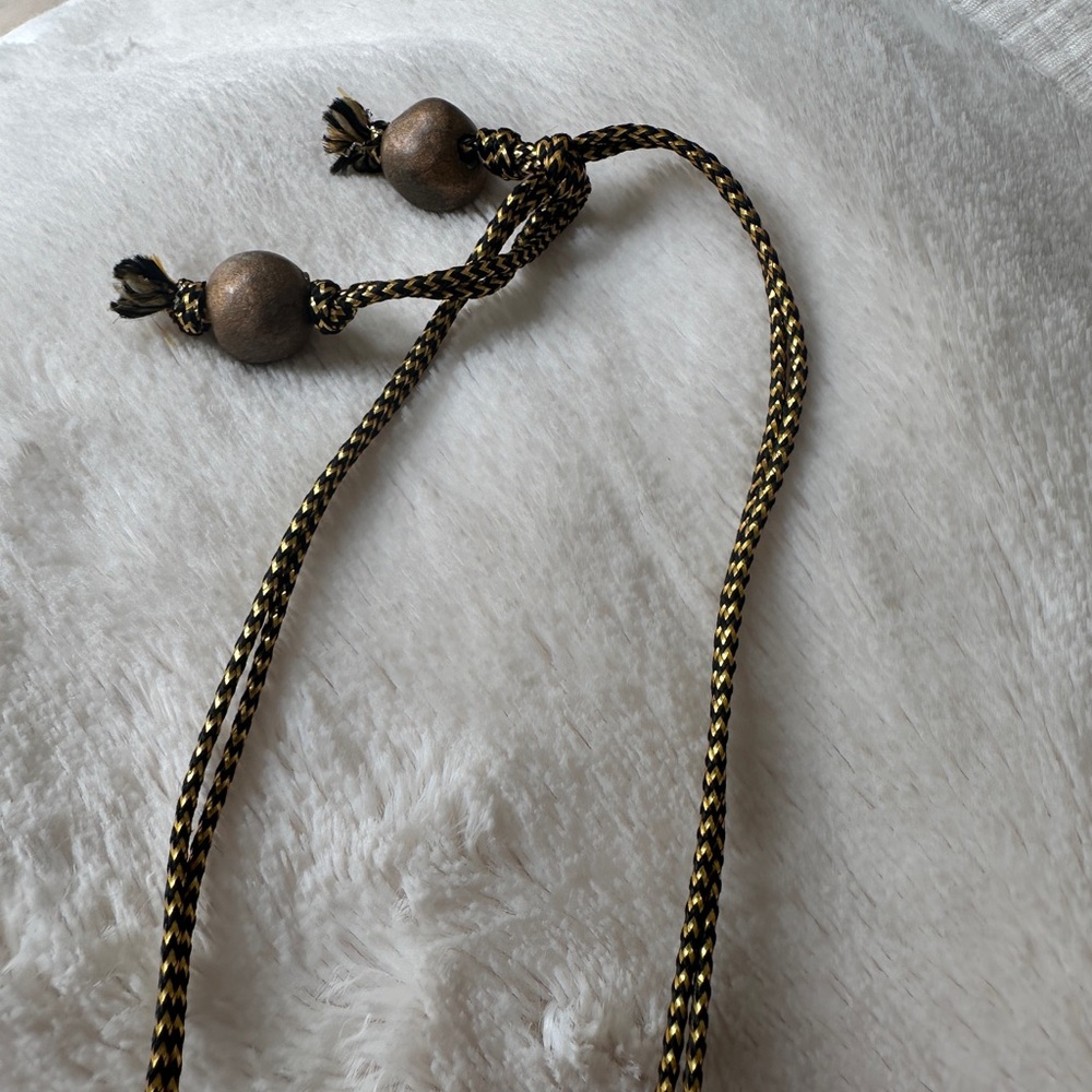 Elegant Black and Brown Necklace - Picture 4 of 5